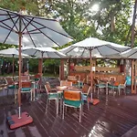Jeravi Hotel 4*