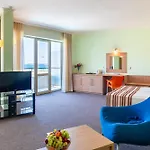 Jeravi Hotel