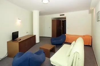 Jeravi 4*